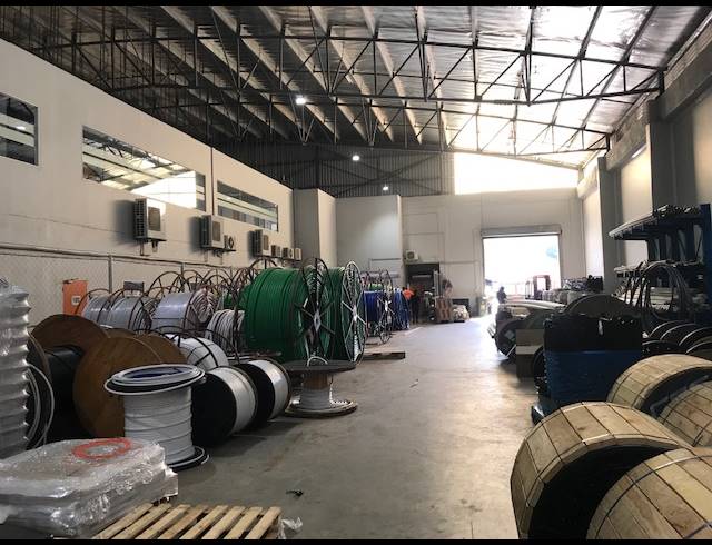 1,671M² WAREHOUSE TO LET IN RIVERHORSE VALLEY